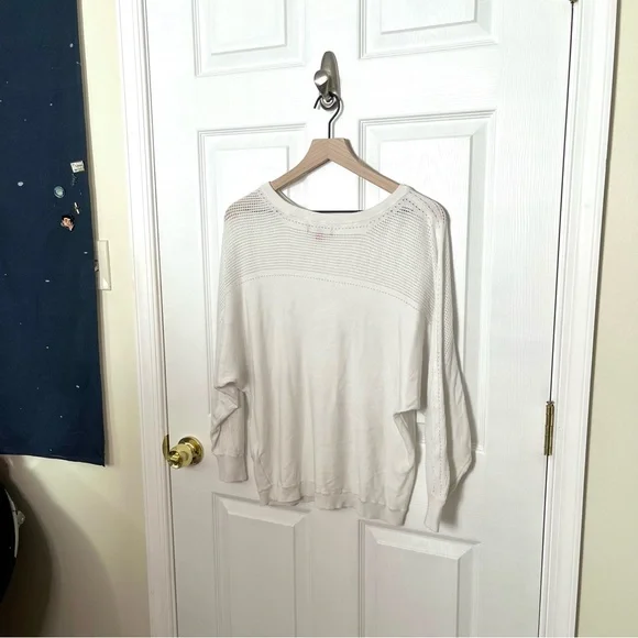 ✧・゚guess bedazzled logo white sweater - Picture 5 of 6